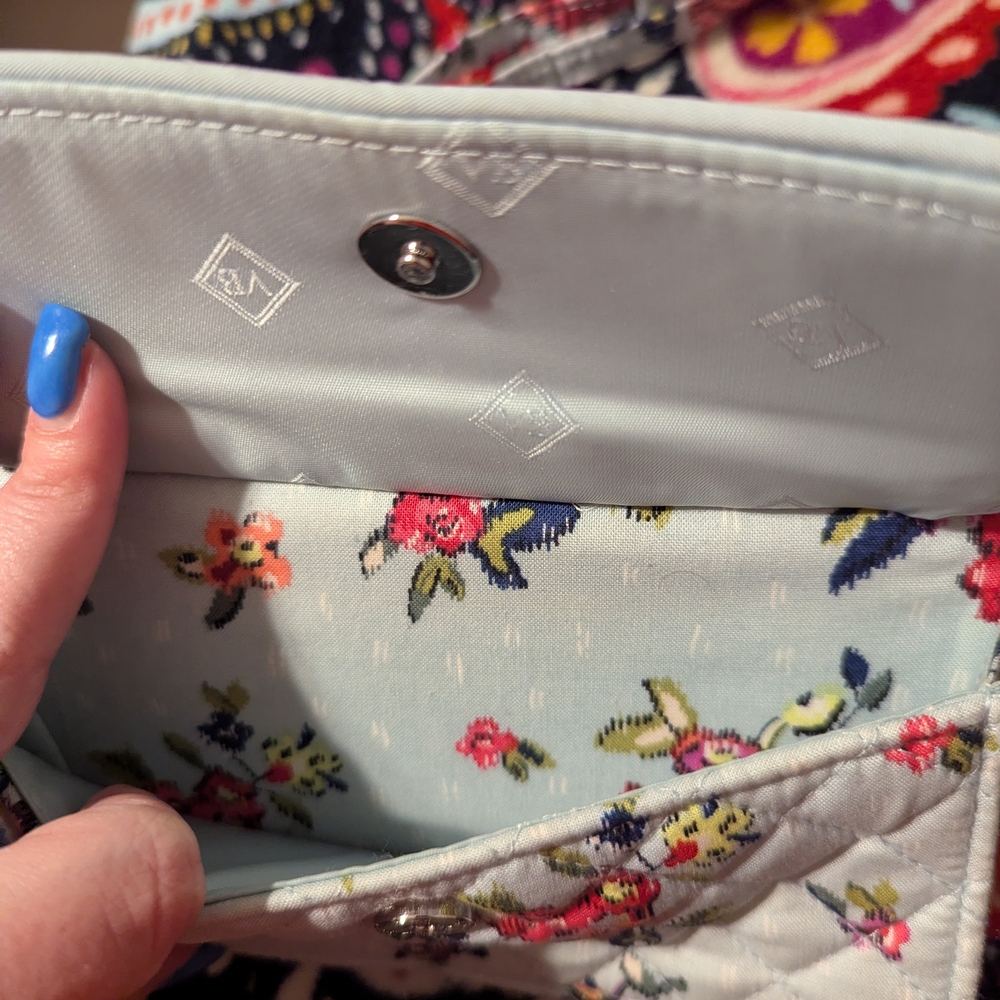 Vera Bradley Quilted Floral Crossbody Bag - Cream and Pink - Picture 3 of 7